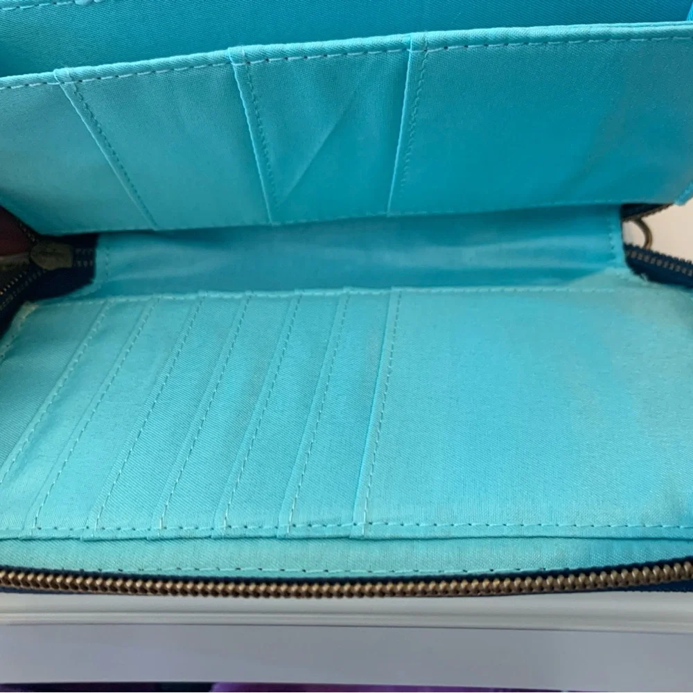 Travelon blue RDIF wallet